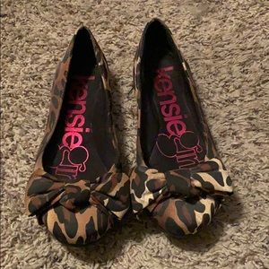 Kensie girl leapord flats, worn 1-5 times